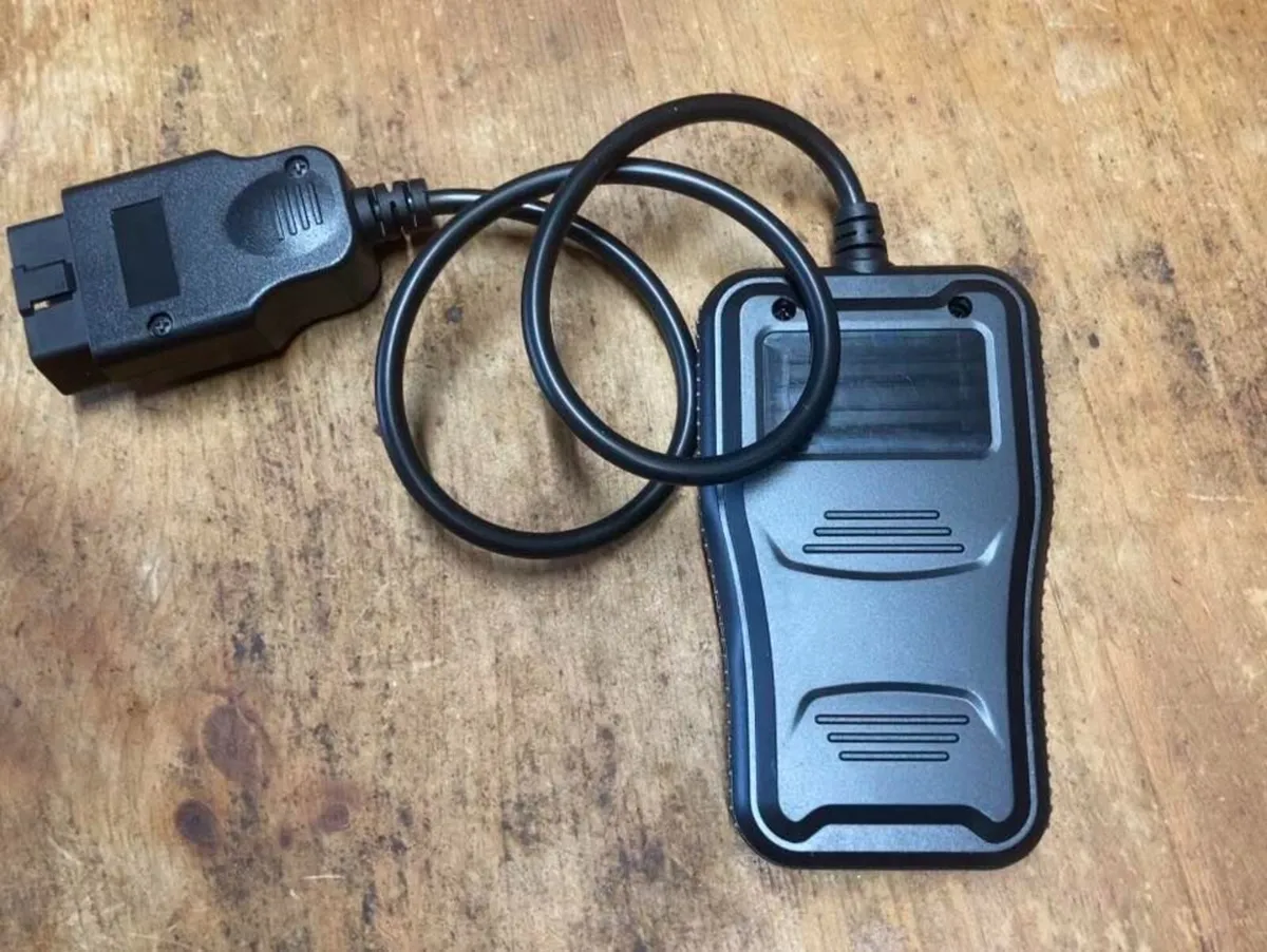 Car Diagnostic Tool, OBD2 Engine Fault Code Reader - Image 2