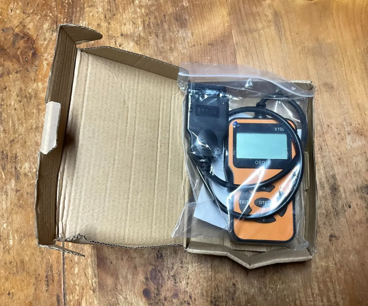 Car Diagnostic Tool, OBD2 Engine Fault Code Reader - Image 4