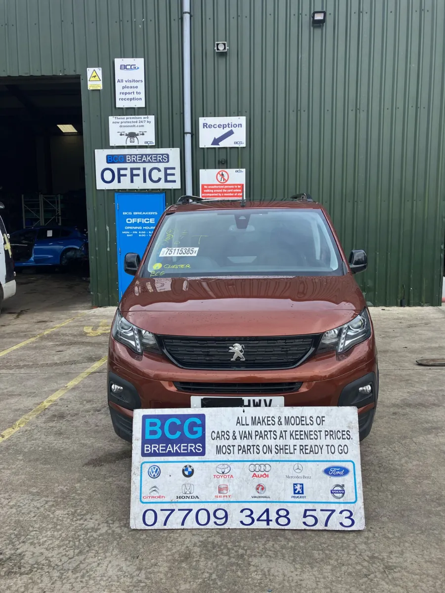 2022 peugeot rifter gt line parts breaking - Image 1