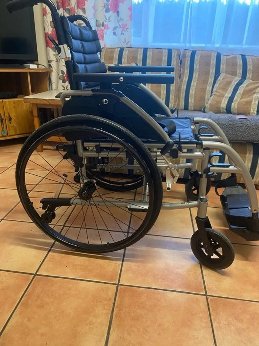 wheelchair - Image 3