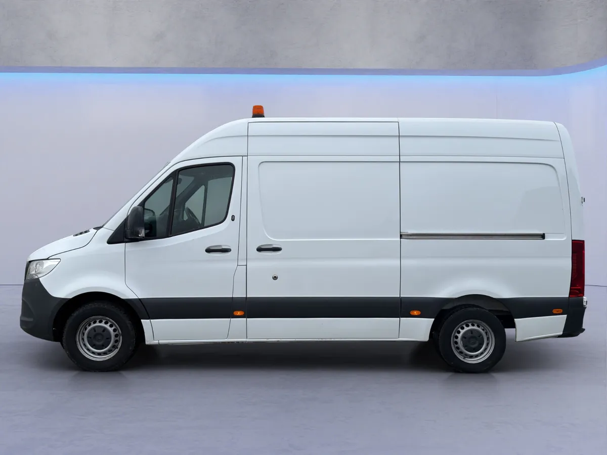 2022 Mercedes-Benz Sprinter 315 CDI Progressive - Image 4