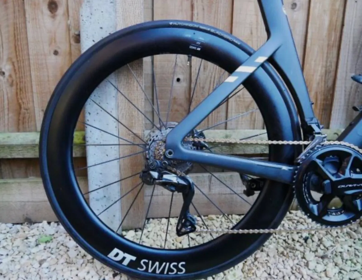 2023 Canyon Aeroad CFR Dura-Ace Di2 - Image 3