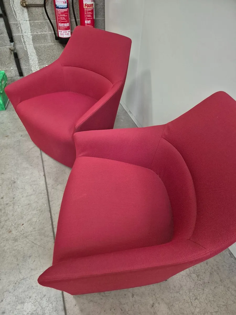 Stylish Profim Lounge Chairs - Image 4