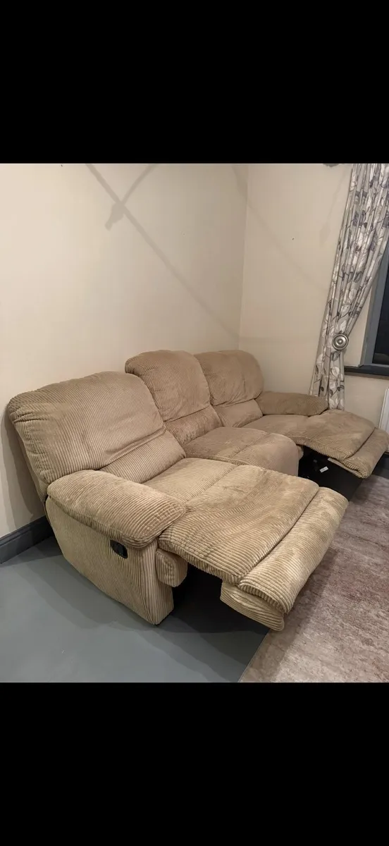 CAN BE DELIVERED Recliner sofa for sale - Image 3