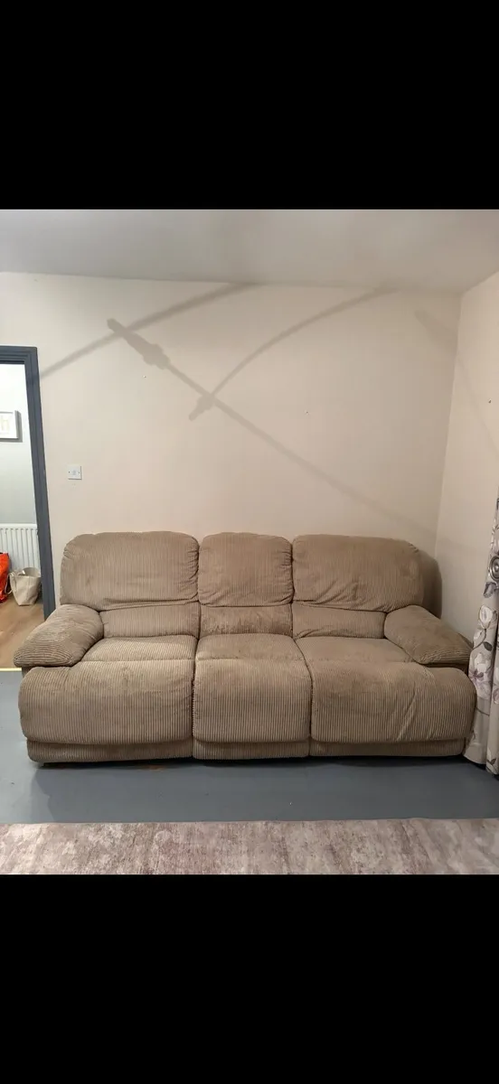 CAN BE DELIVERED Recliner sofa for sale - Image 1