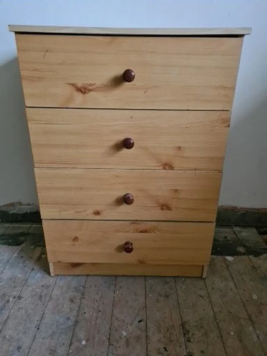 Small chest of drawers
