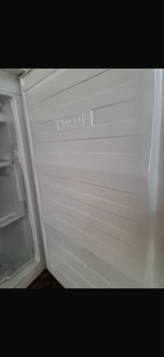 Freezer Beko small fridge freezer - Image 3