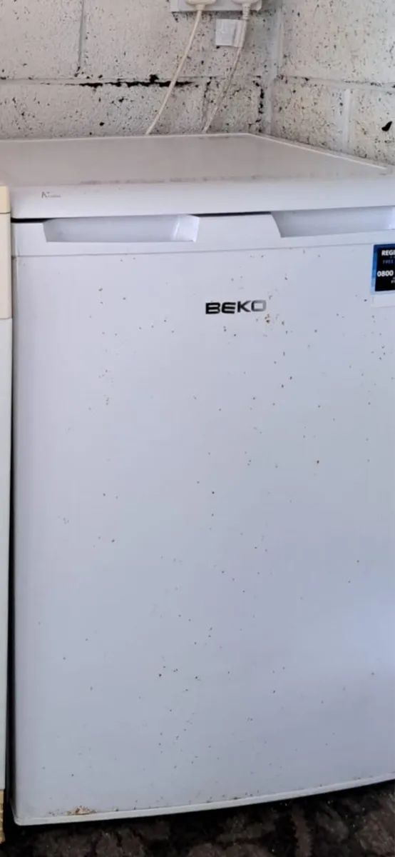 Freezer Beko small fridge freezer - Image 1