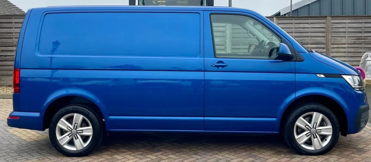 2022 Volkswagen Transporter Low Roof Panel Van - Image 2