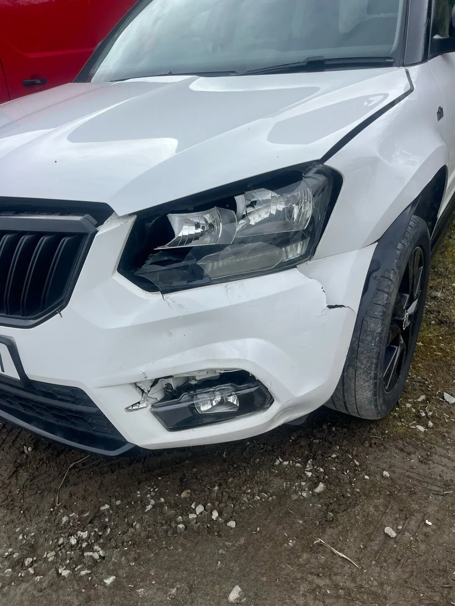 2016 Skoda yeti 1.6 tdi top spec - Image 3