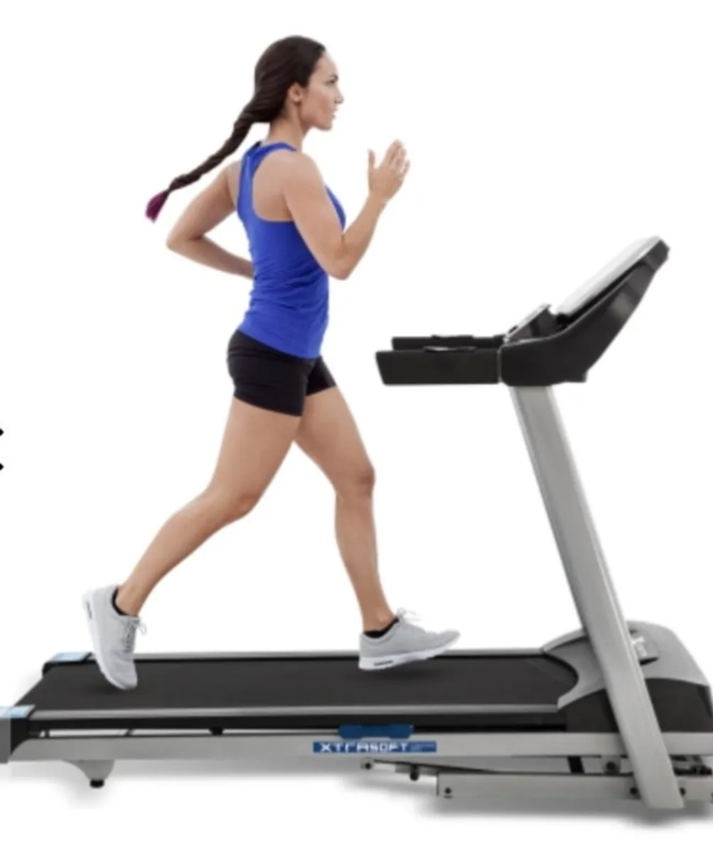 Xterra TRX3500 cushioned deck threadmill - Image 1