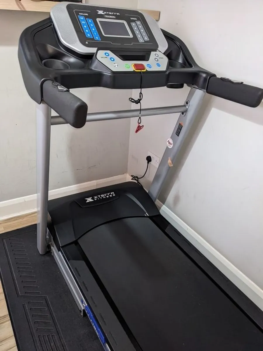 Xterra TRX3500 cushioned deck threadmill - Image 3