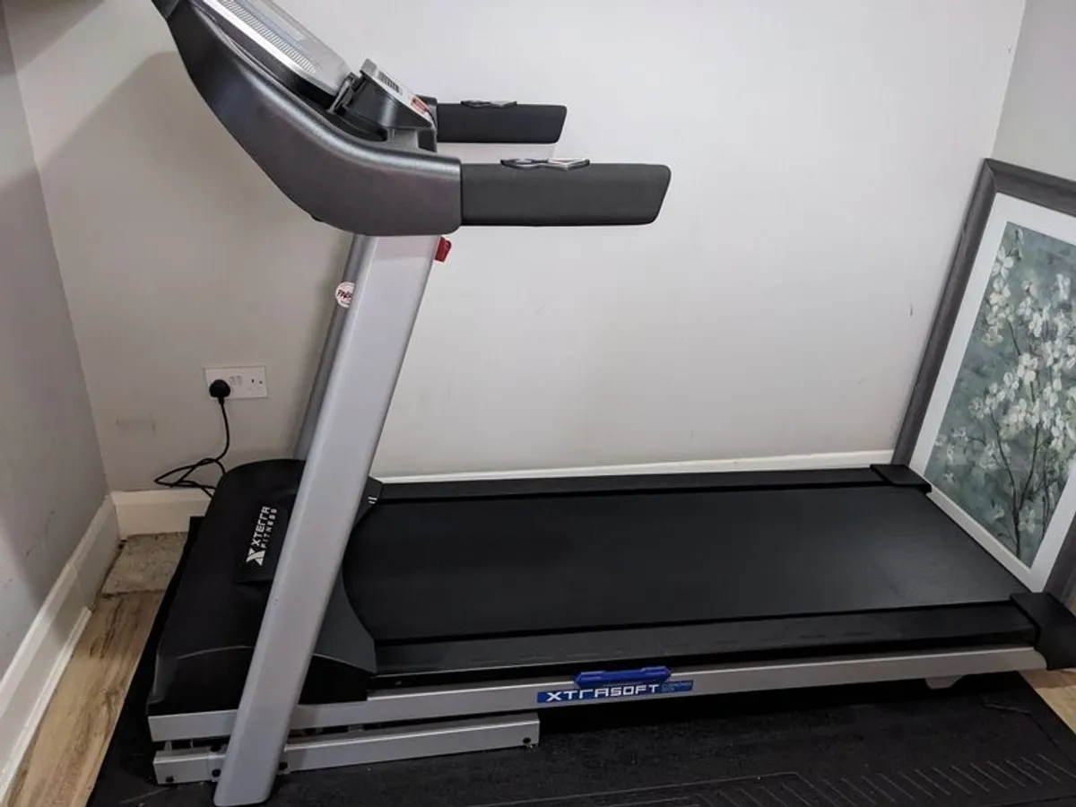 Xterra TRX3500 cushioned deck threadmill - Image 4