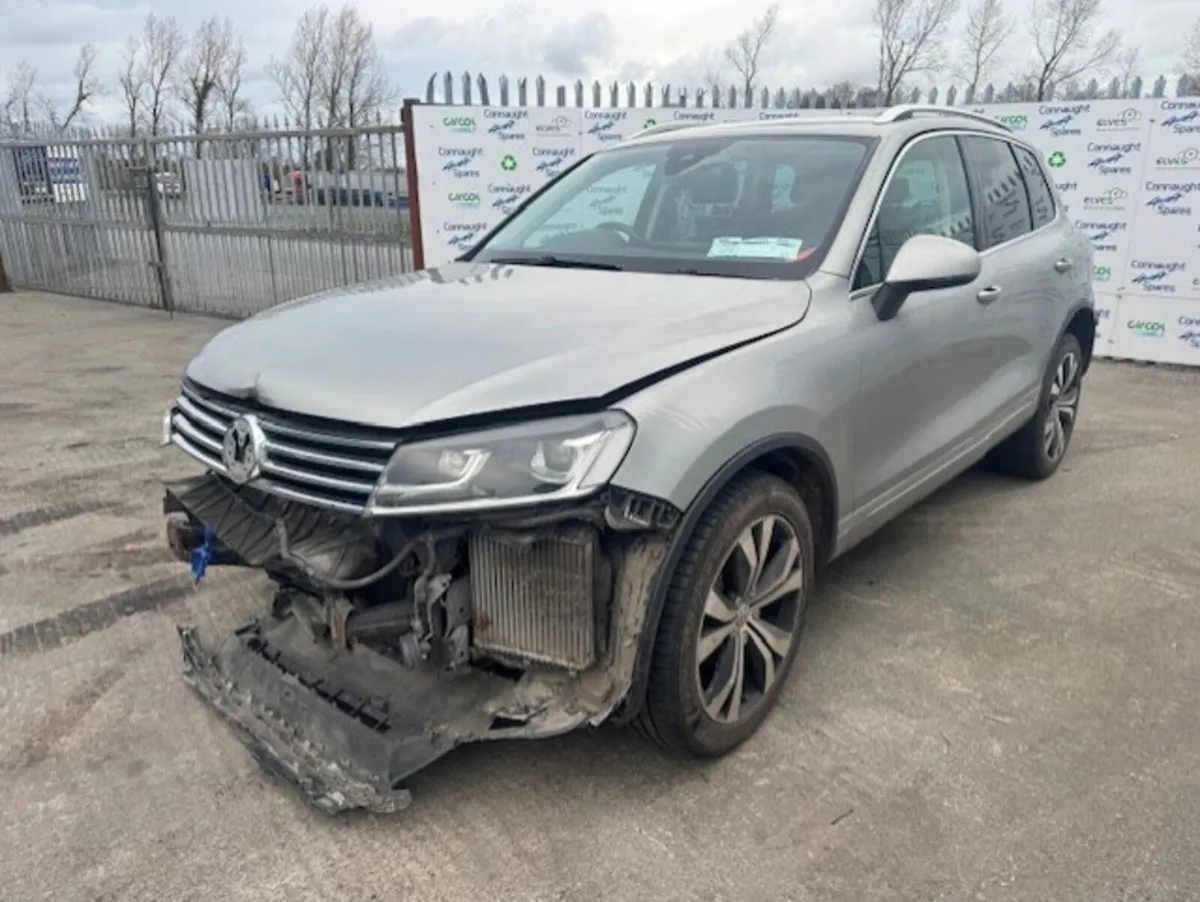 17 VW TOUAREG 3.0D AUTO JUST IN FOR BREAKING - Image 2