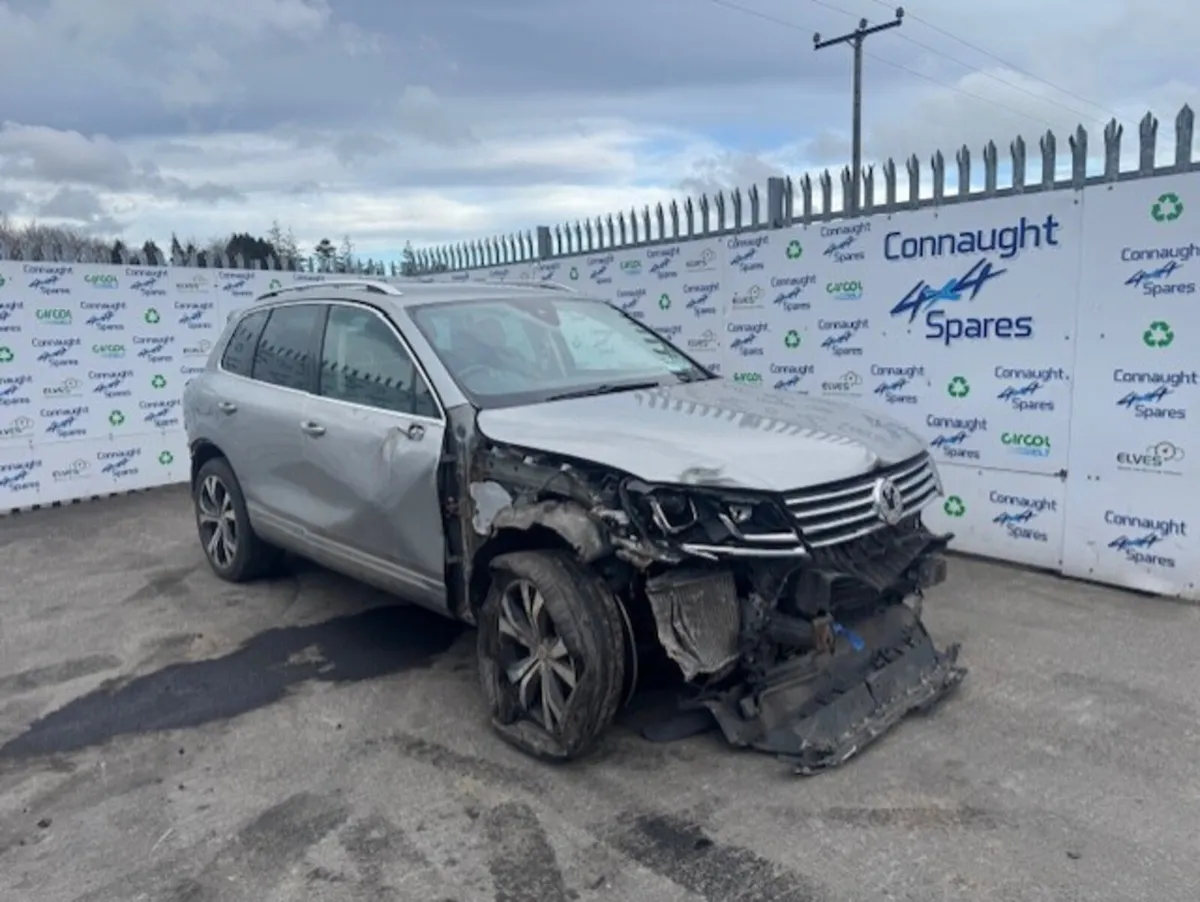 17 VW TOUAREG 3.0D AUTO JUST IN FOR BREAKING - Image 1