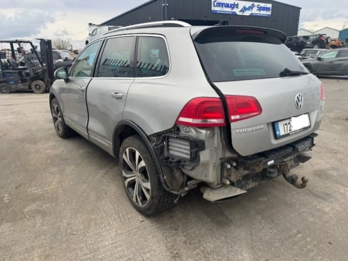 17 VW TOUAREG 3.0D AUTO JUST IN FOR BREAKING - Image 4