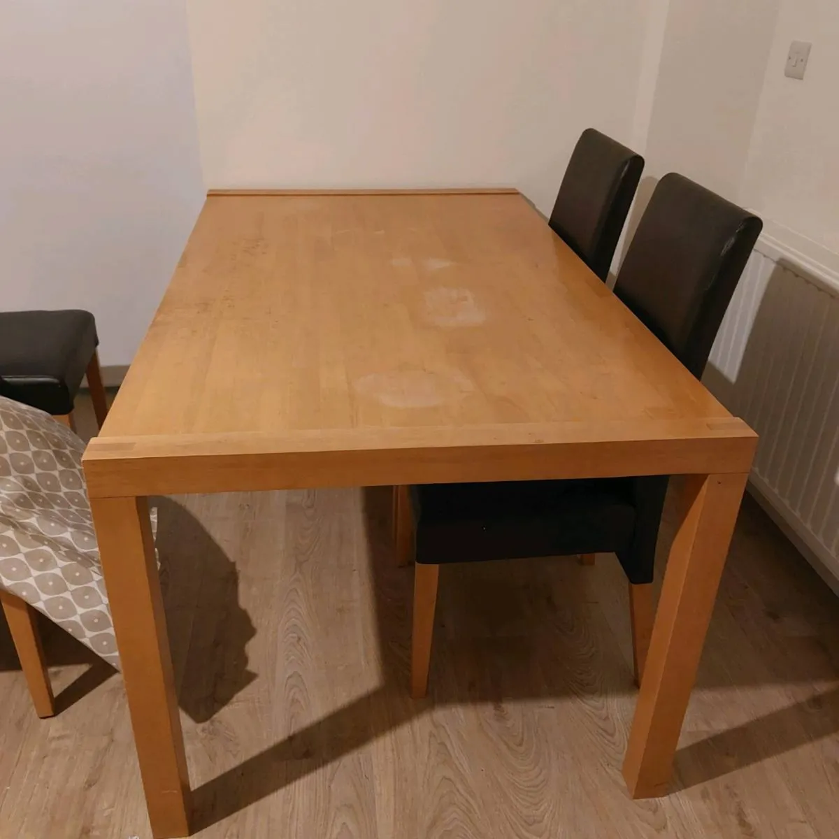 Kitchen Table and Chairs - Image 3