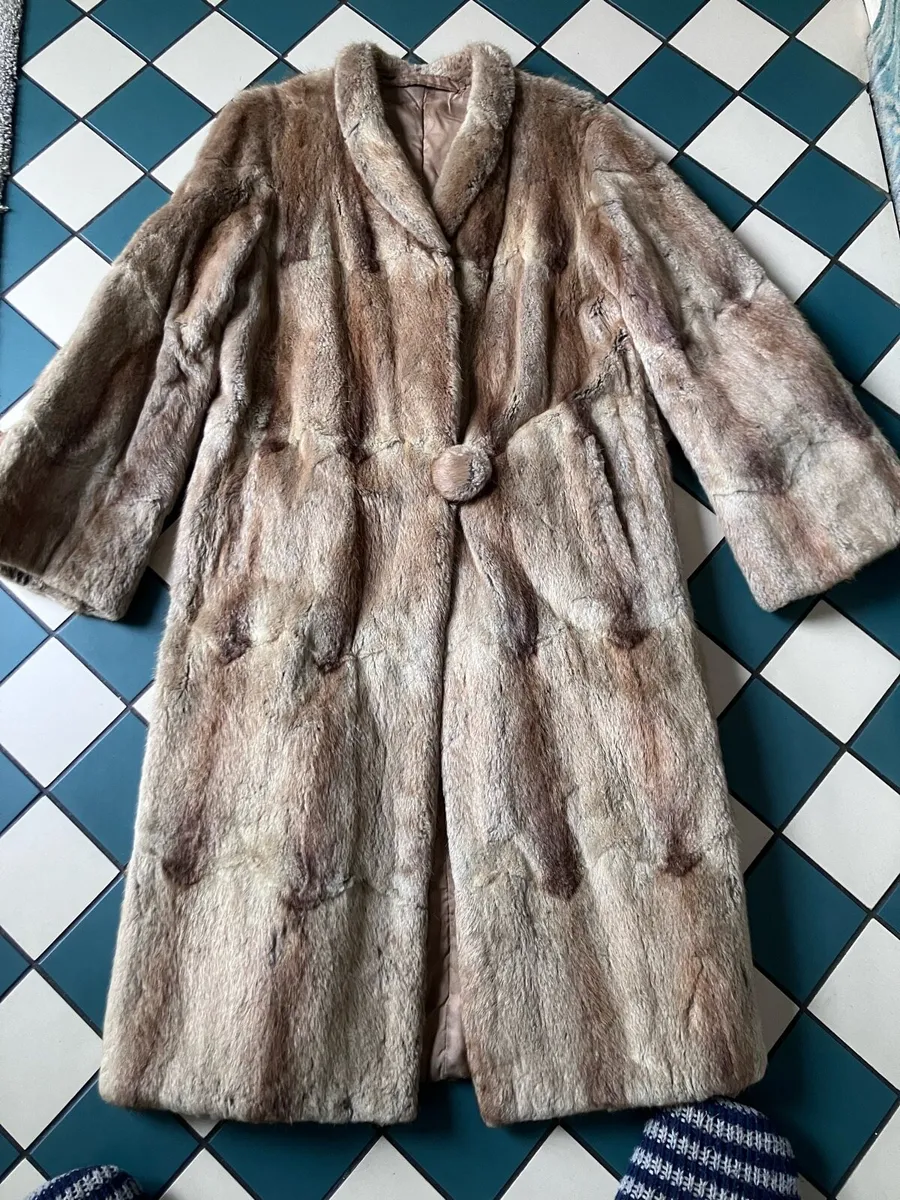 Fur coat - Image 1