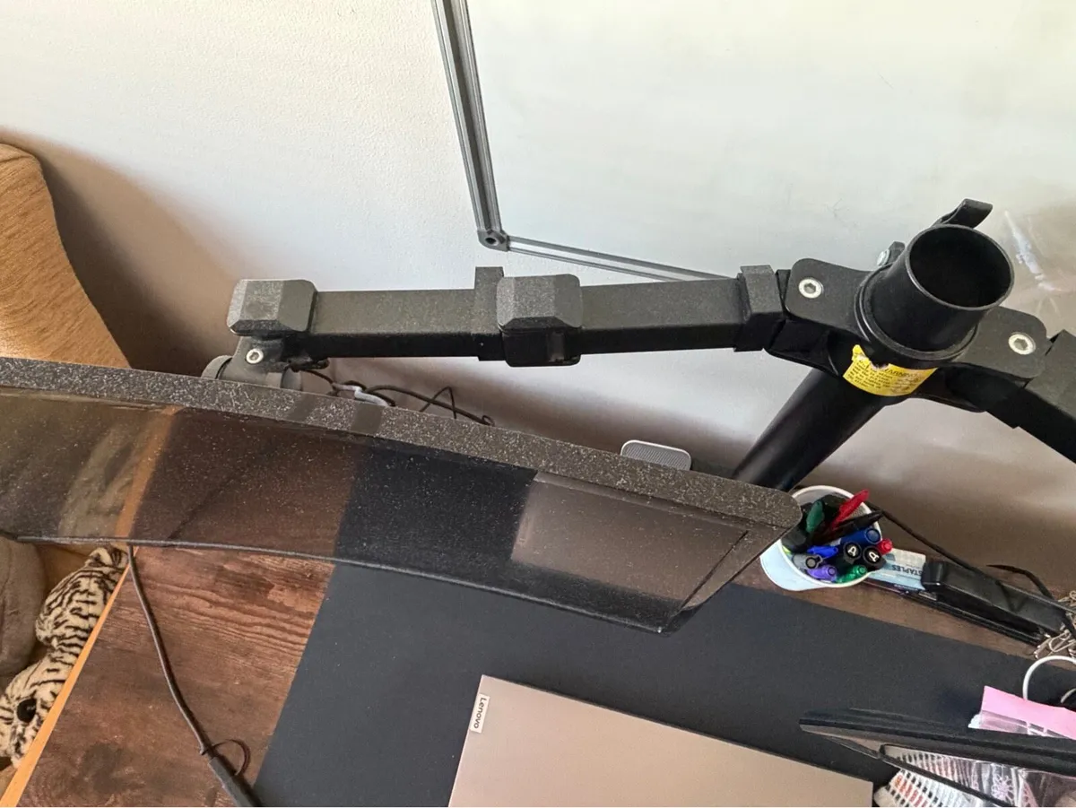 Samsung Monitors and Arms - Image 3