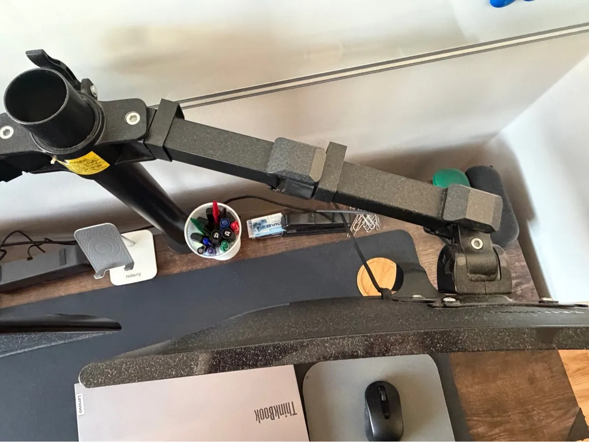 Samsung Monitors and Arms - Image 4