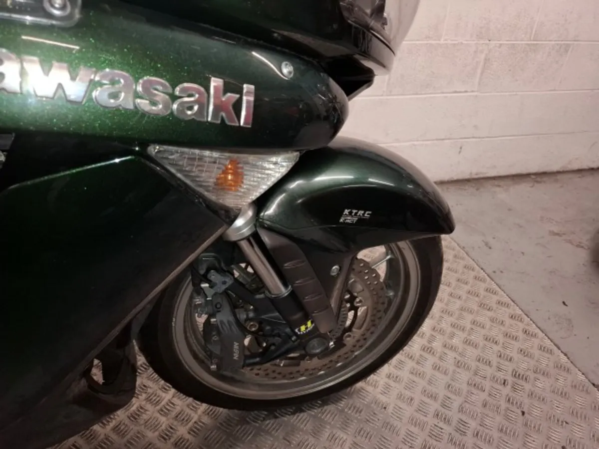 Kawasaki GTR1400 2011 - Image 3