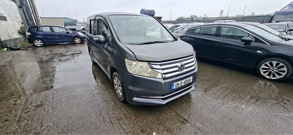 13 a Stepwagon - Image 1