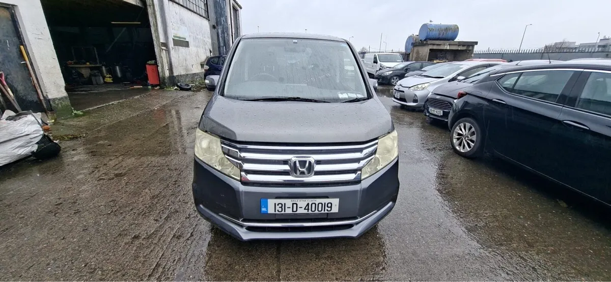 13 a Stepwagon - Image 2