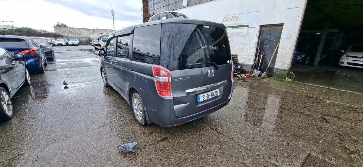 13 a Stepwagon - Image 3