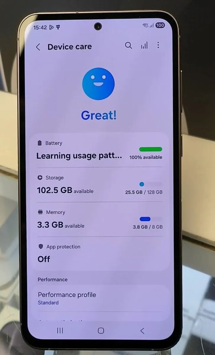Samsung Galaxy S23 FE 5G Dual Sim 128GB 8GRAM Graphite, Unlocked - Image 2