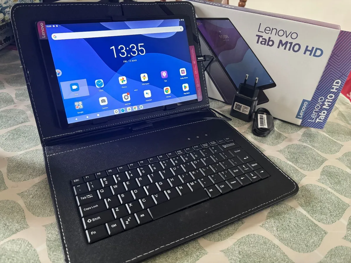 Lenovo Tab M10 HD 10.1" with accessories - Image 1