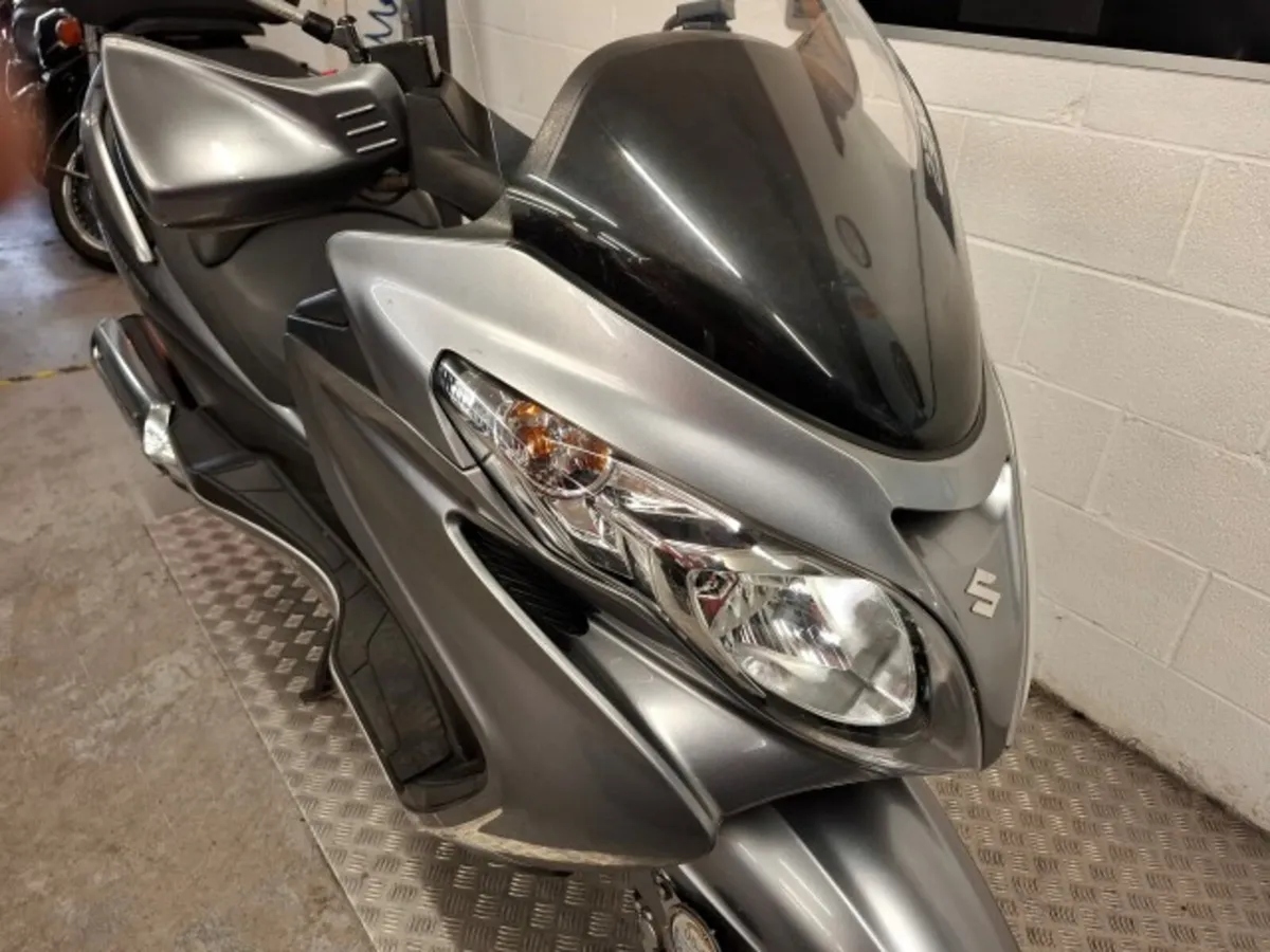 Suzuki Burgman 400 2007 - Image 2