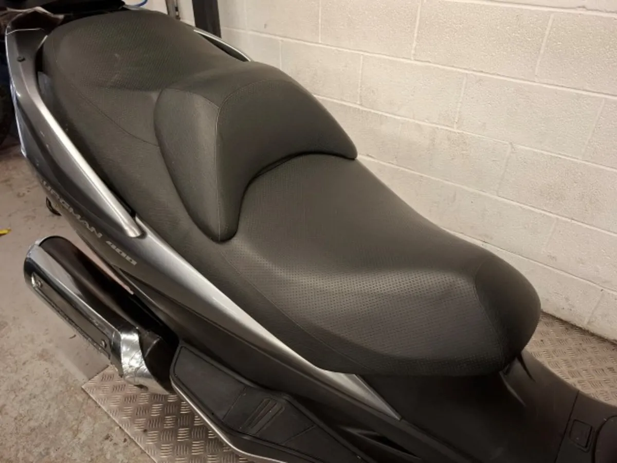 Suzuki Burgman 400 2007 - Image 4