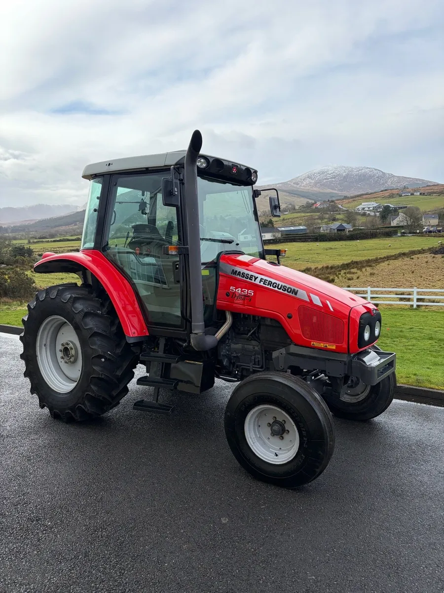 2011 Massey Ferguson 5435 - Image 1