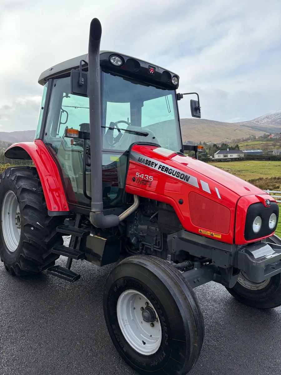 2011 Massey Ferguson 5435 - Image 2