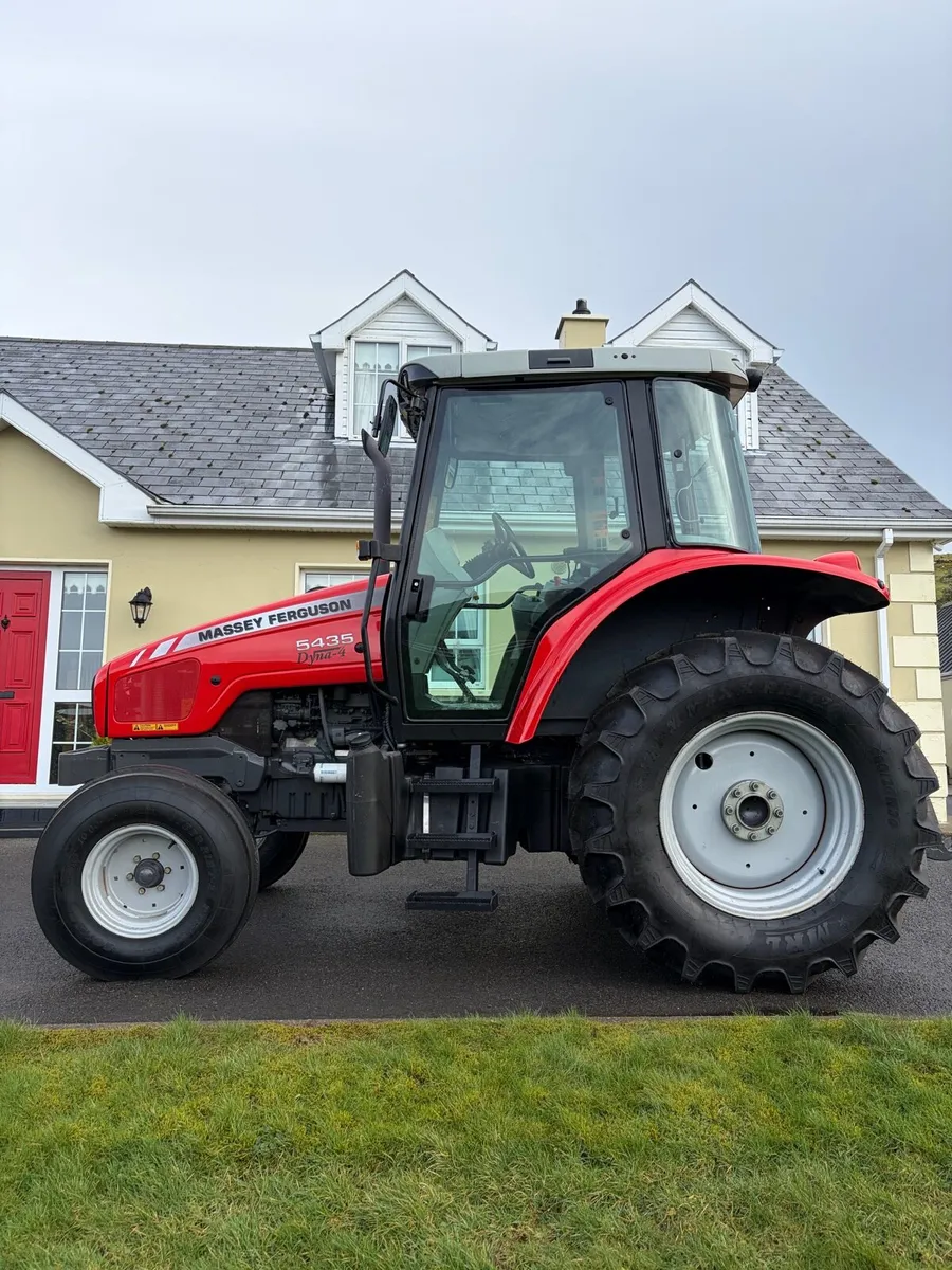 2011 Massey Ferguson 5435 - Image 4