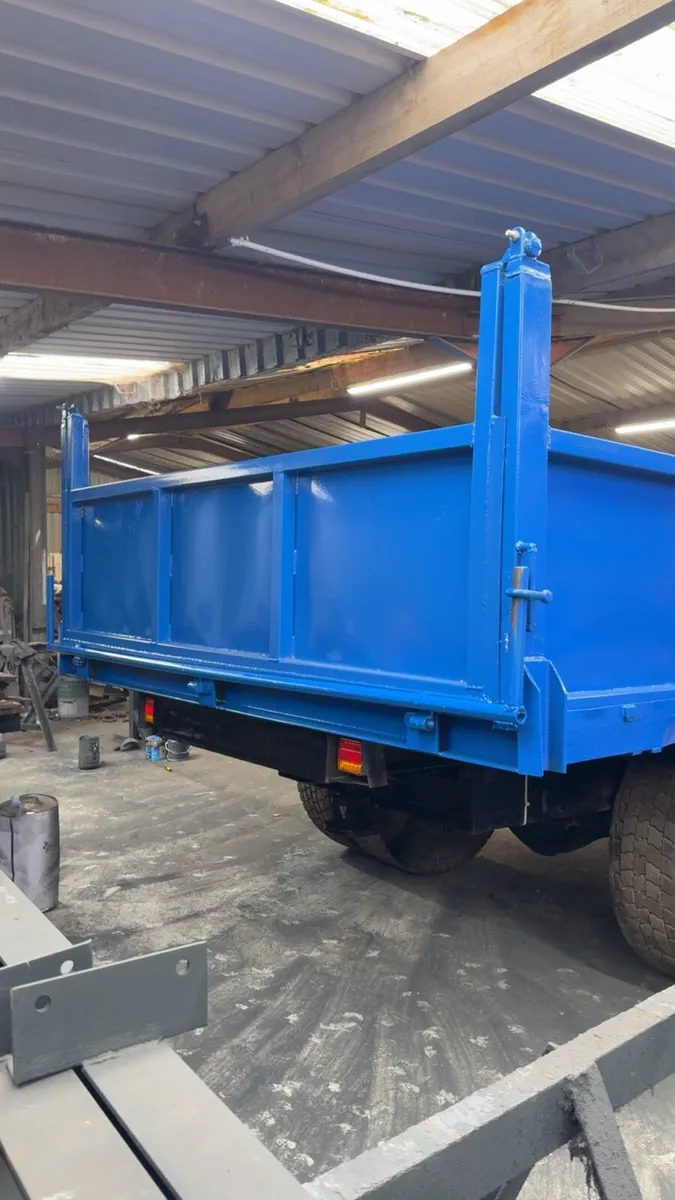 Tipping trailer - Image 3