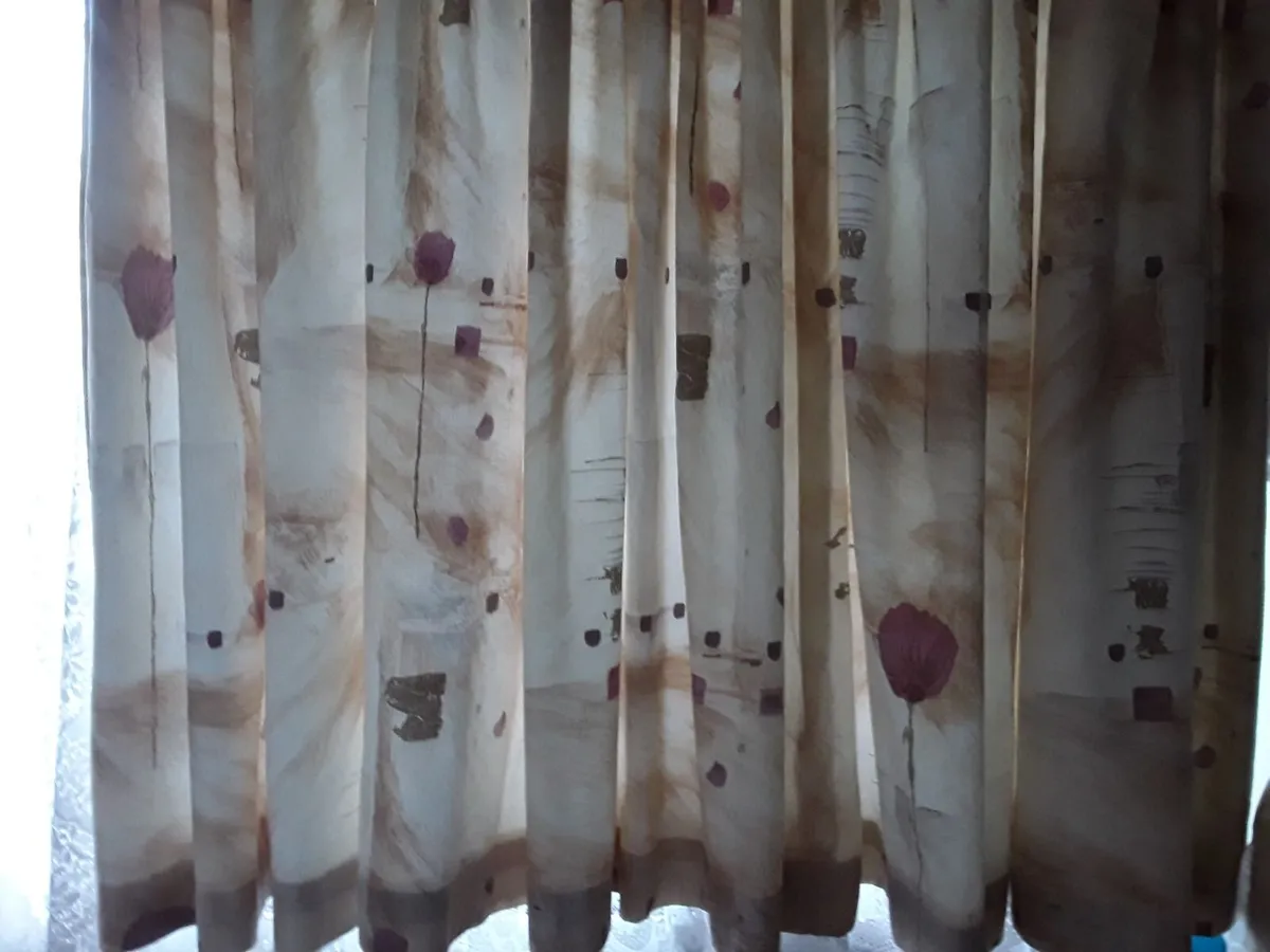 Lovely pastel colour heavy curtains good condition - Image 1