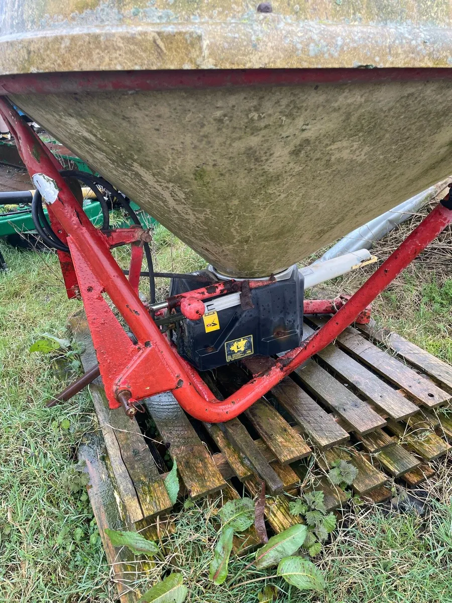 Vicon spreader - Image 2