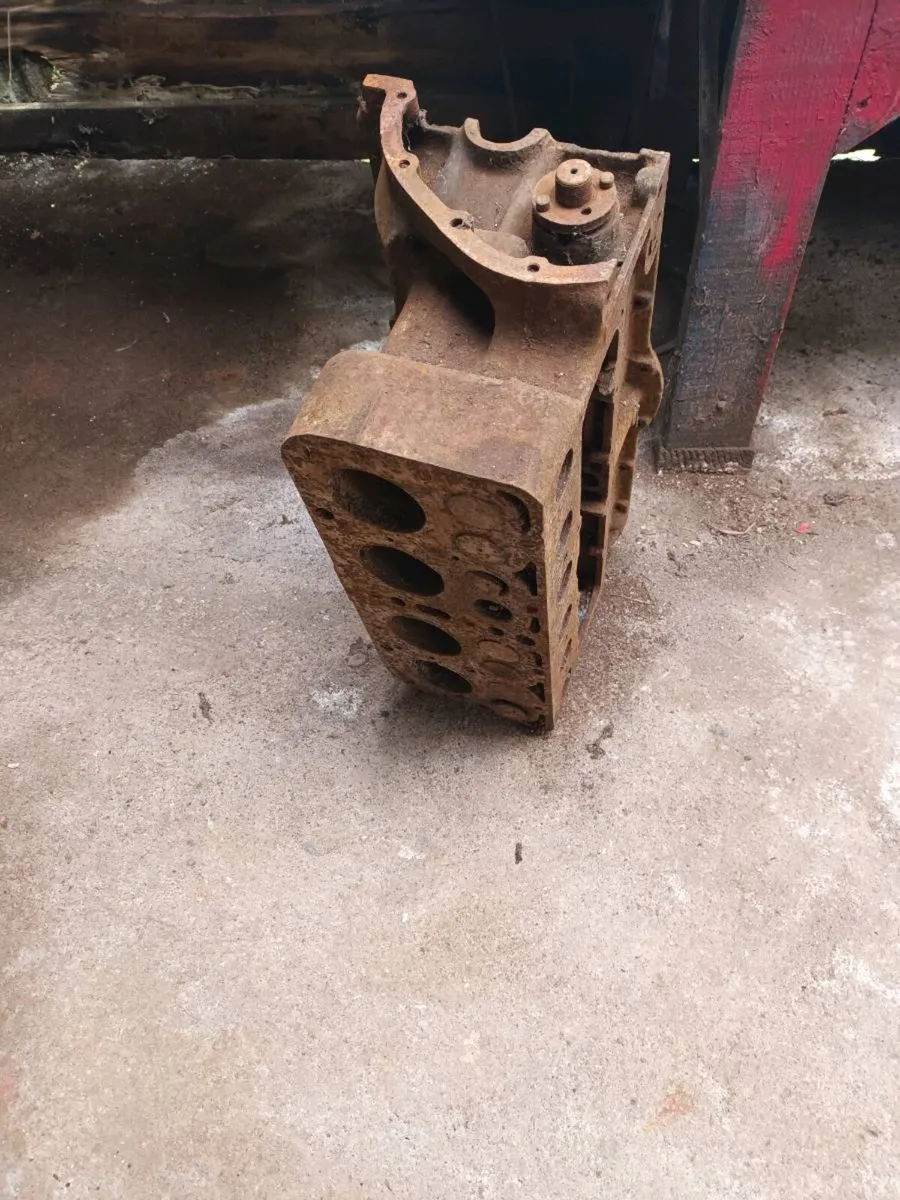Vintage Car Engine Block - Image 3