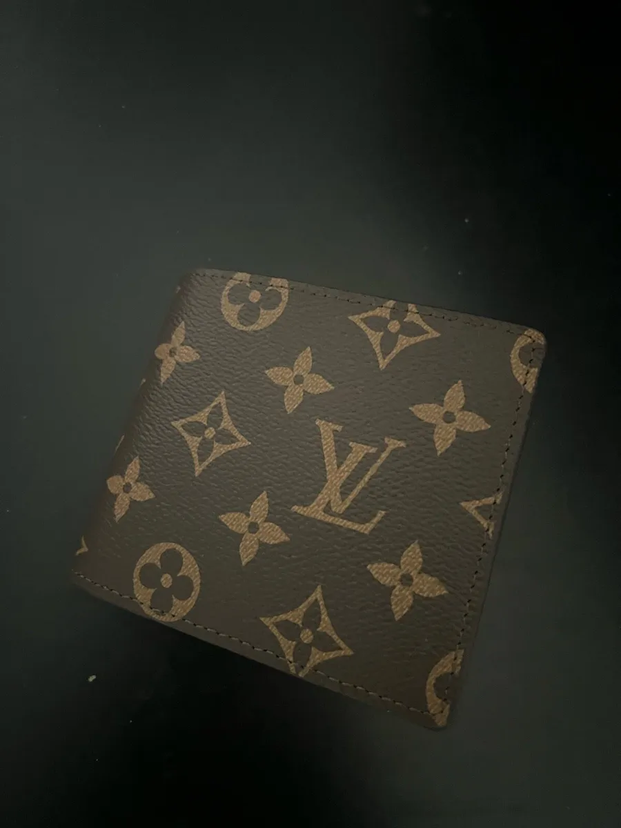 LV wallet 2 goyard wallets - Image 2