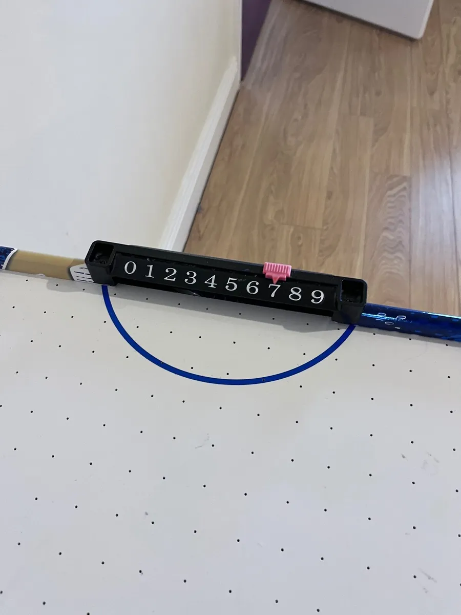 Air hockey table - Image 1