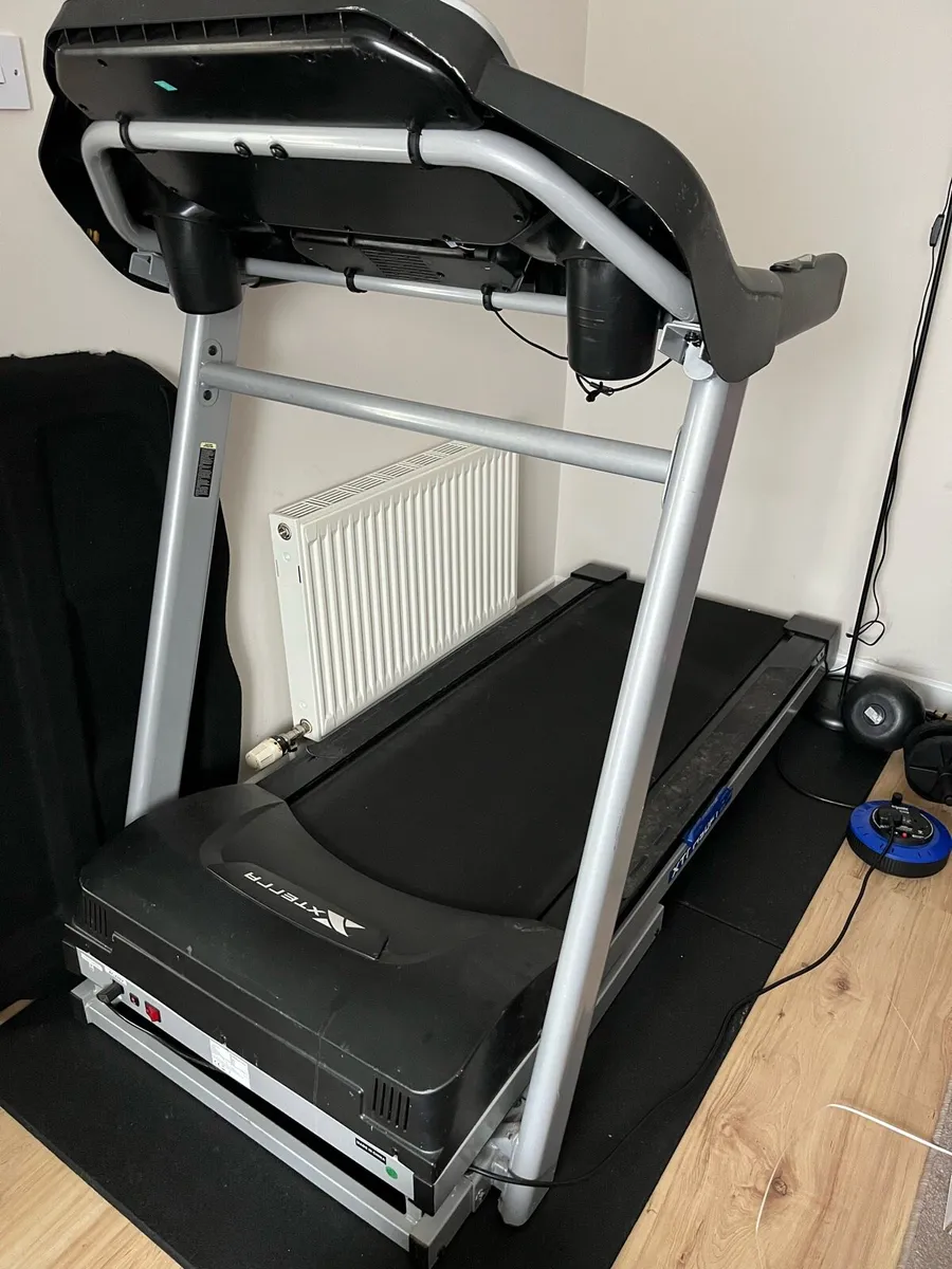 Treadmill - Image 1