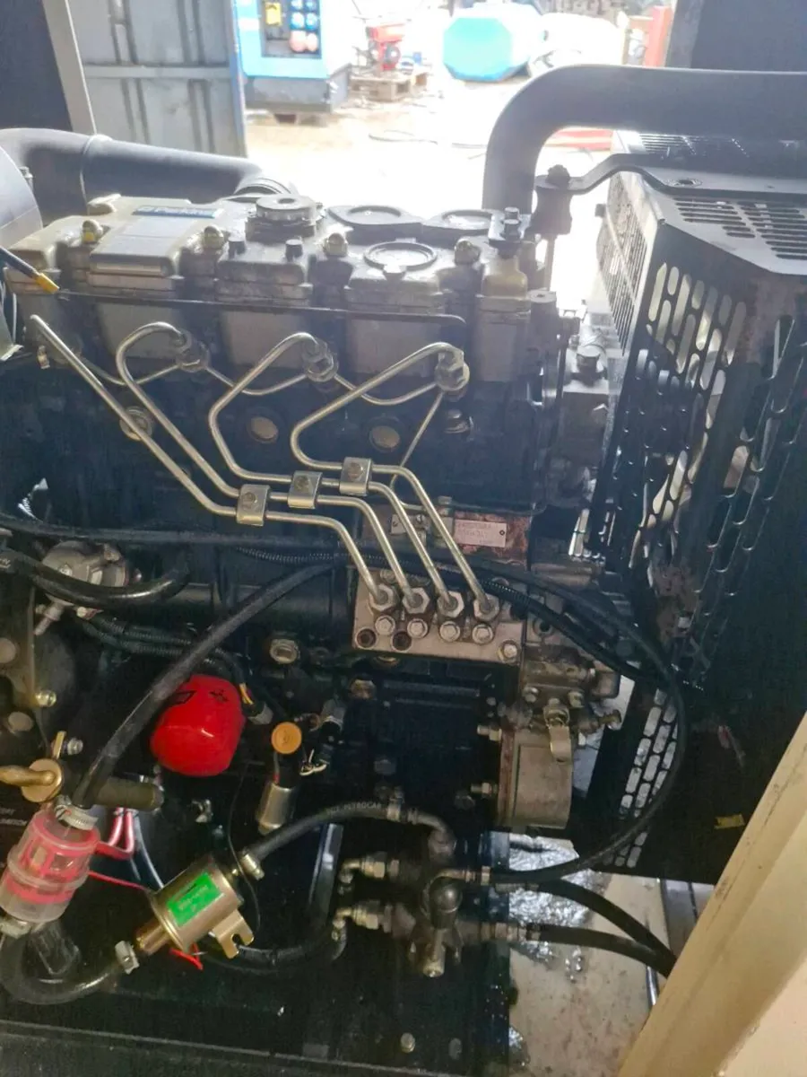 Perkins 4 cylinder engine - Image 2