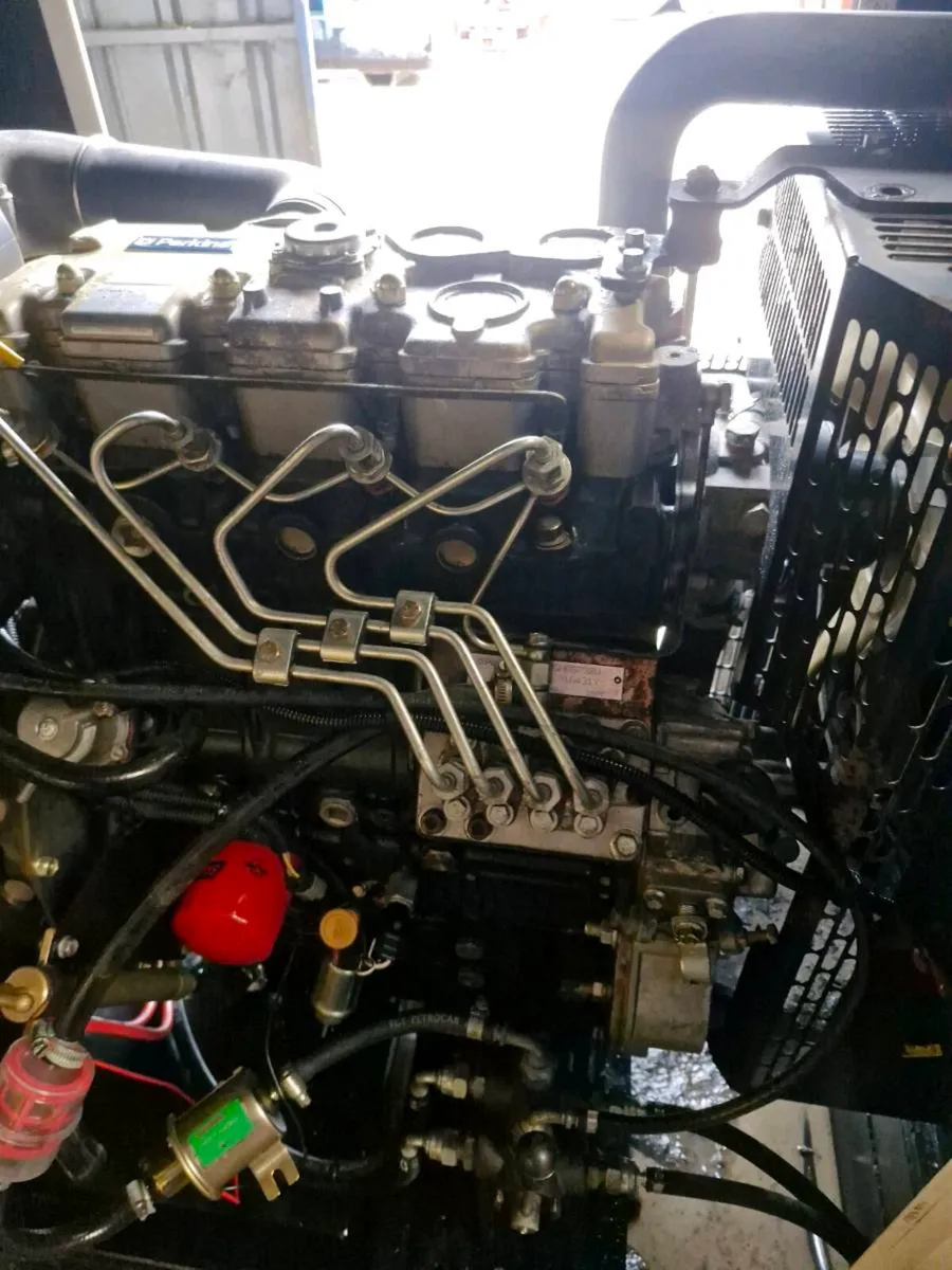 Perkins 4 cylinder engine - Image 3