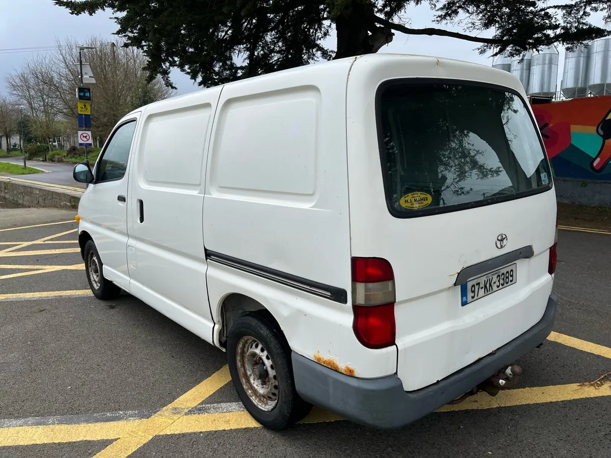 Toyota Hiace - Image 3