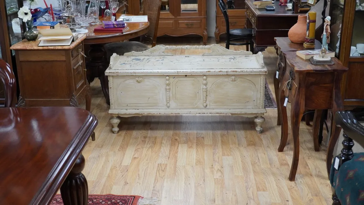 Vintage Cedar Blanket Chest Bench - Image 1