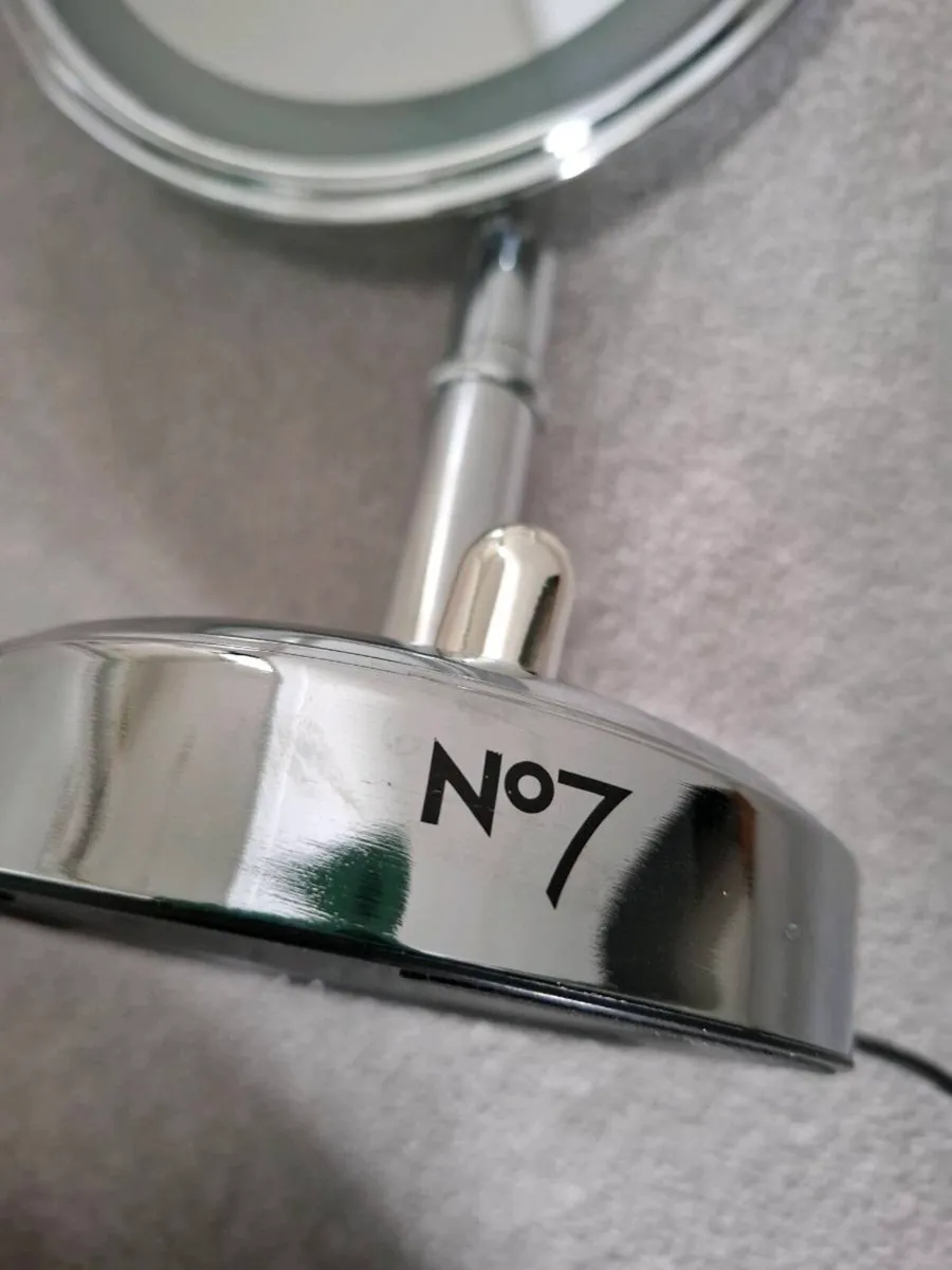 Mirror with light - Image 1