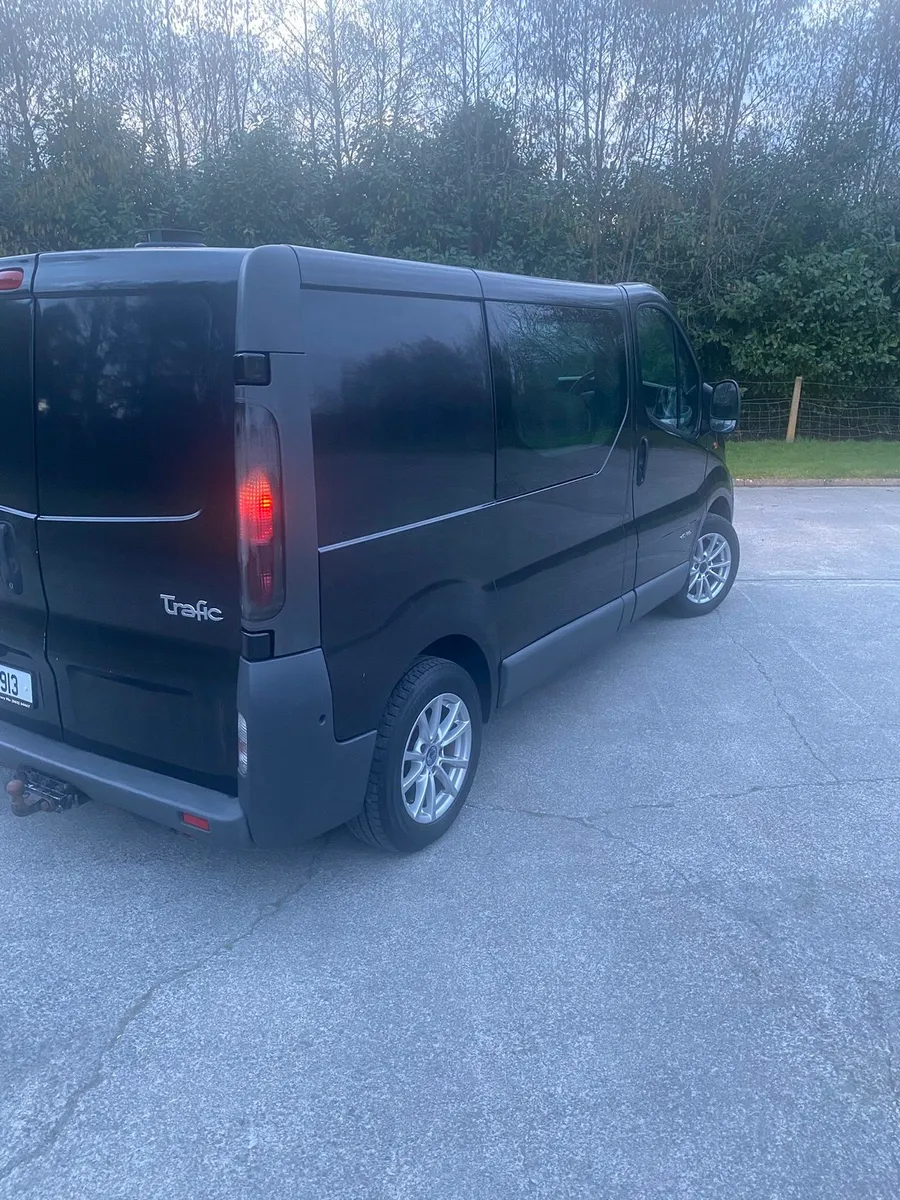 Renault traffic Swb Crewcab BLACK - Image 3