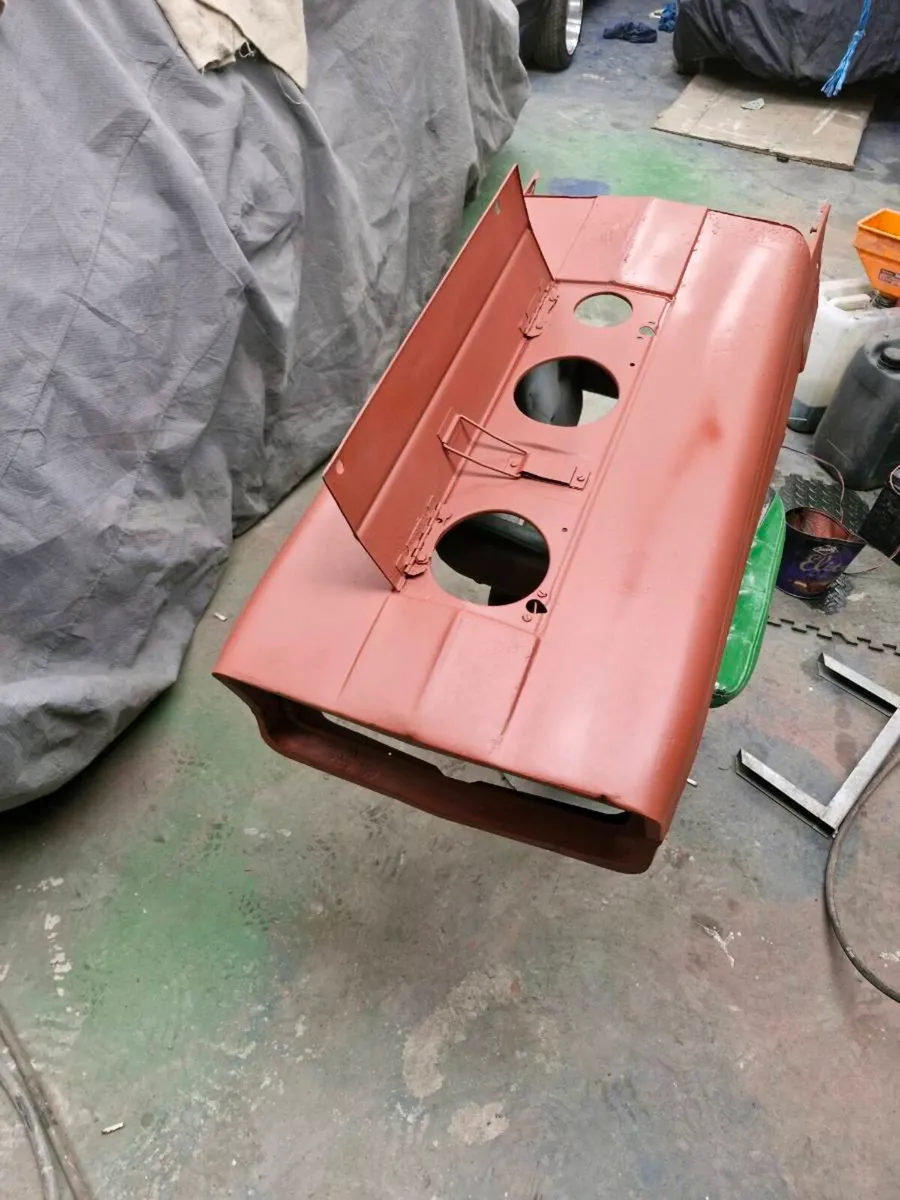 Massey 135 bonnet - Image 3