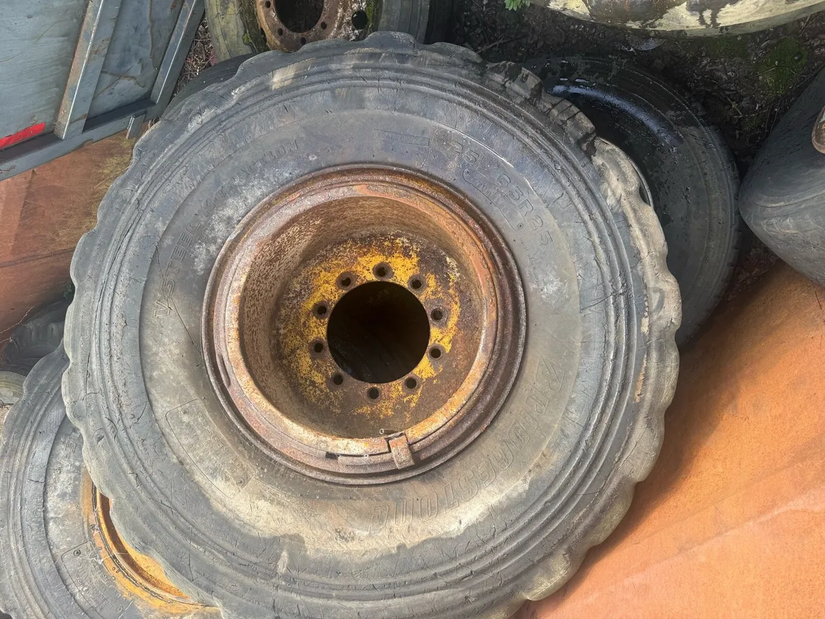 Dumper wheels 10stud   25/65/r25 - Image 1